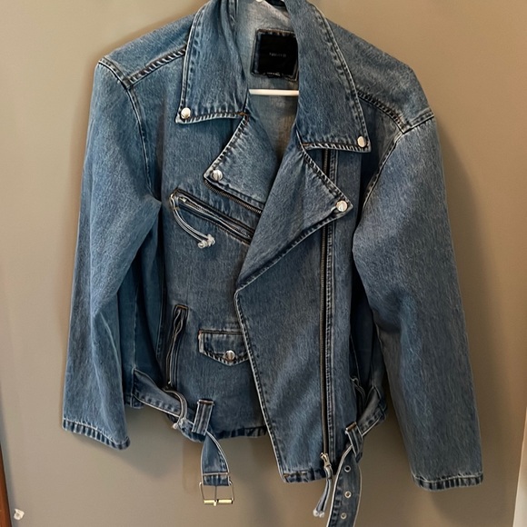 Stylish Jean jacket - Picture 1 of 3